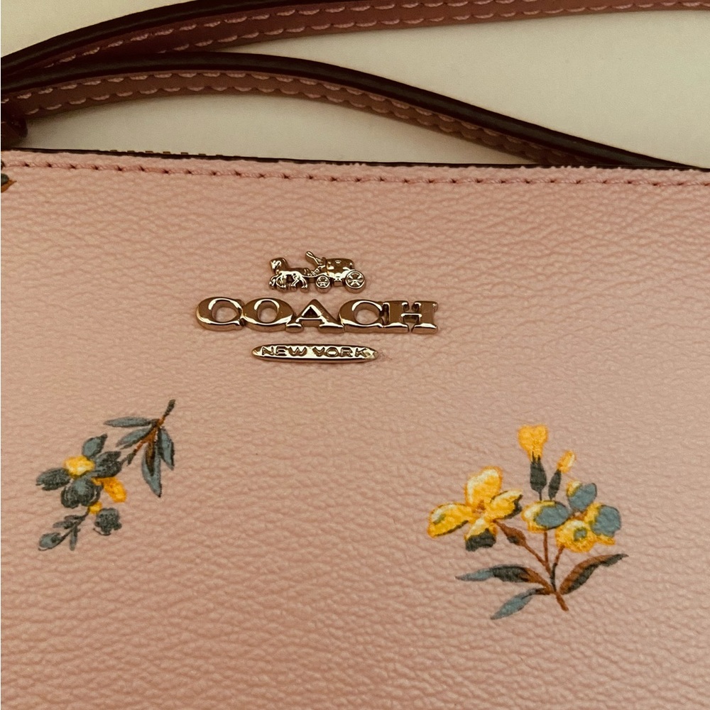 COACH Corner Zip Wristlet in Dandelion print with Coach gift box